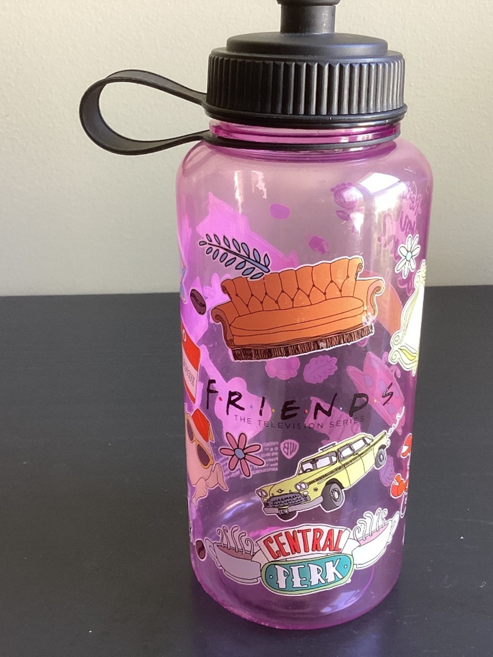Warner Bros Friends Central Perk Cafe Pink Plastic Water Bottle 32oz